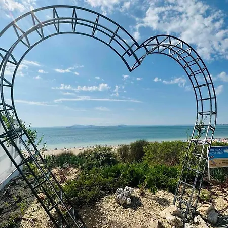 Coastal Vibes By Flat Mаnаger *